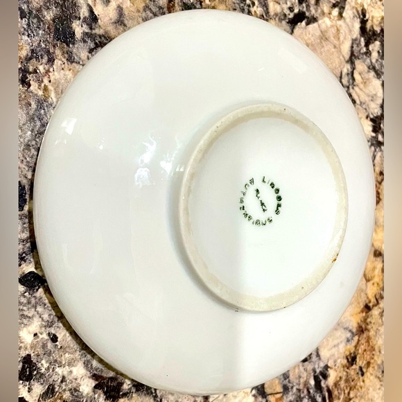 Signed Hand Painted Limoges Antique Porcelain Powder Trinket Box Wow! - Picture 6 of 6